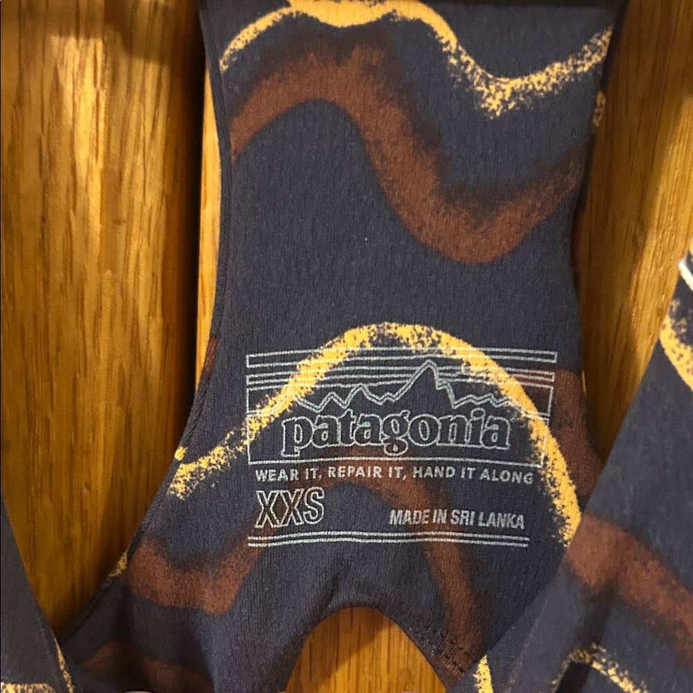 Patagonia Navy and Brown Wave Crop Top - Picture 4 of 5